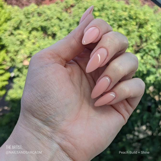 En Vogue CBS [Build - Peach] manicure