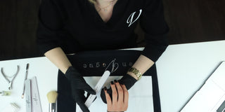 En Vogue nail technician performing a manicure