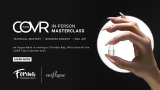 Advertisement for COVR Tips in-person masterclass in Thunder Bay, ON with a hand holding a soft gel tip.